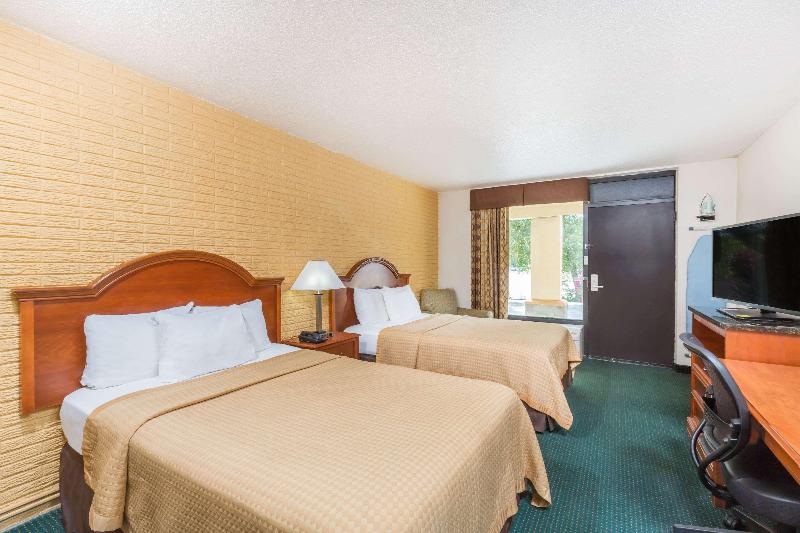 Bed room