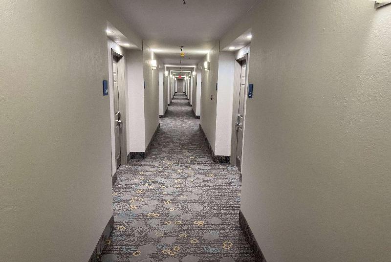 Days Inn & Suites By Wyndham Tahlequah image