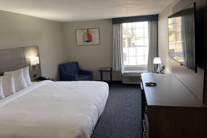 Days Inn & Suites By Wyndham Tahlequah image