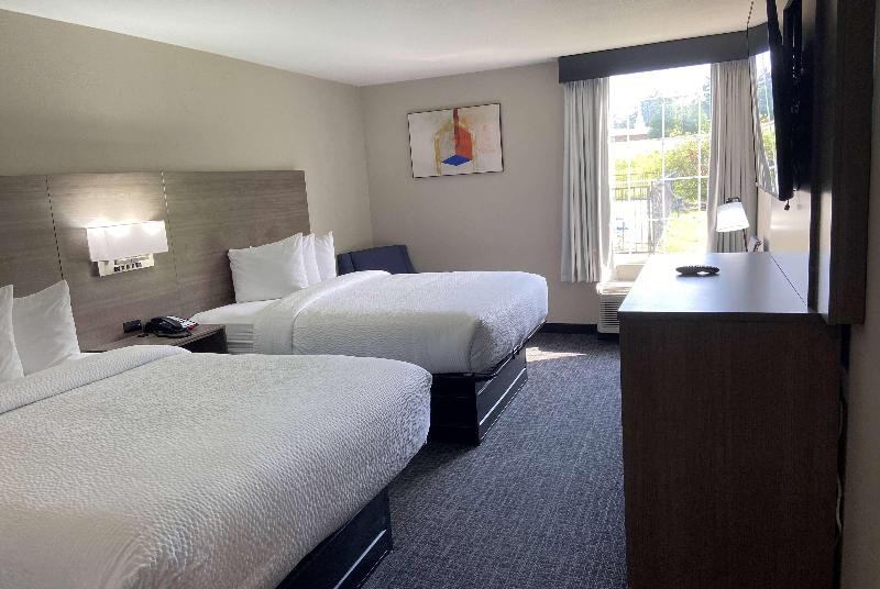 Days Inn & Suites By Wyndham Tahlequah image
