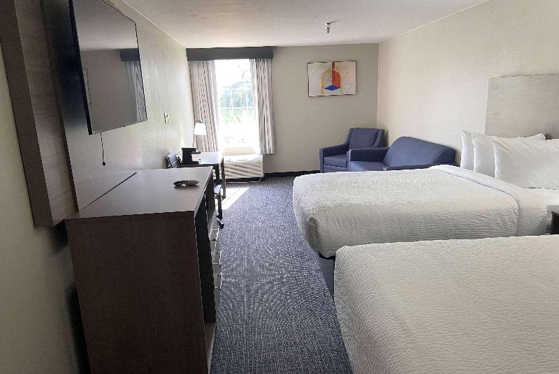 Days Inn & Suites By Wyndham Tahlequah image