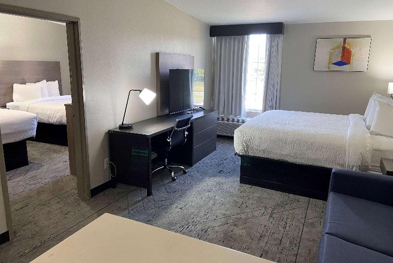 Days Inn & Suites By Wyndham Tahlequah image