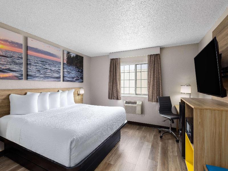 Days Inn by Wyndham Miami image