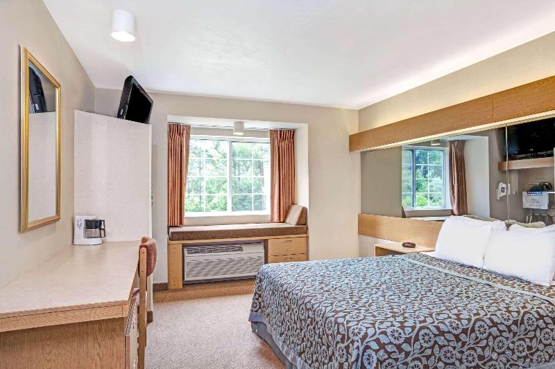 Days Inn by Wyndham Sturbridge image