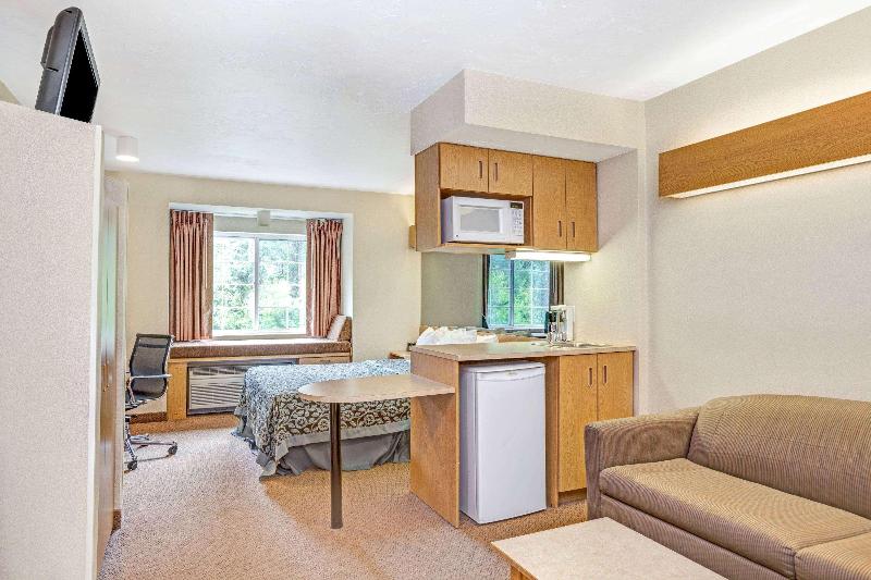 Days Inn by Wyndham Sturbridge image