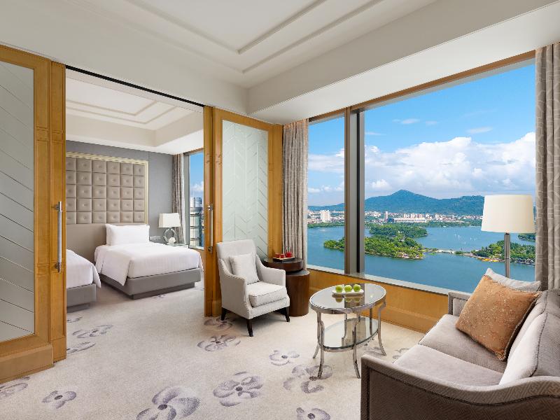 Shangri-La Nanjing image