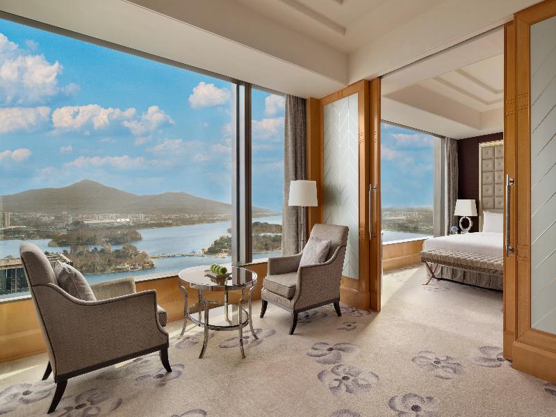 Shangri-La Nanjing image
