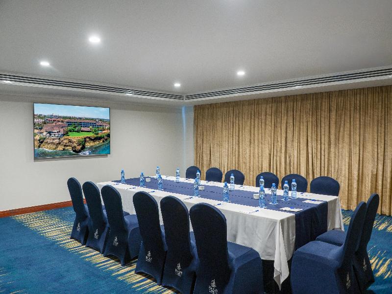 Sea Cliff Hotel image