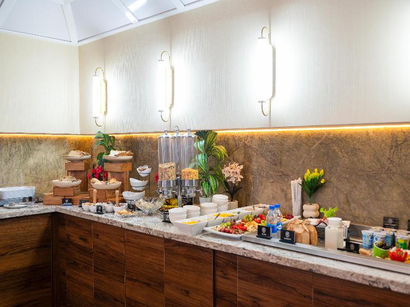 Sea Cliff Hotel image