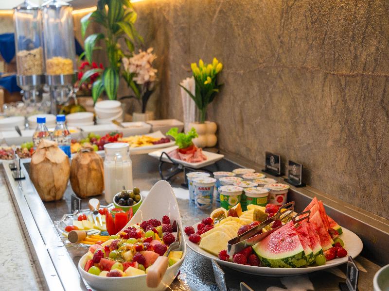 Sea Cliff Hotel image