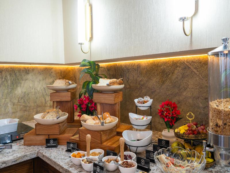 Sea Cliff Hotel image