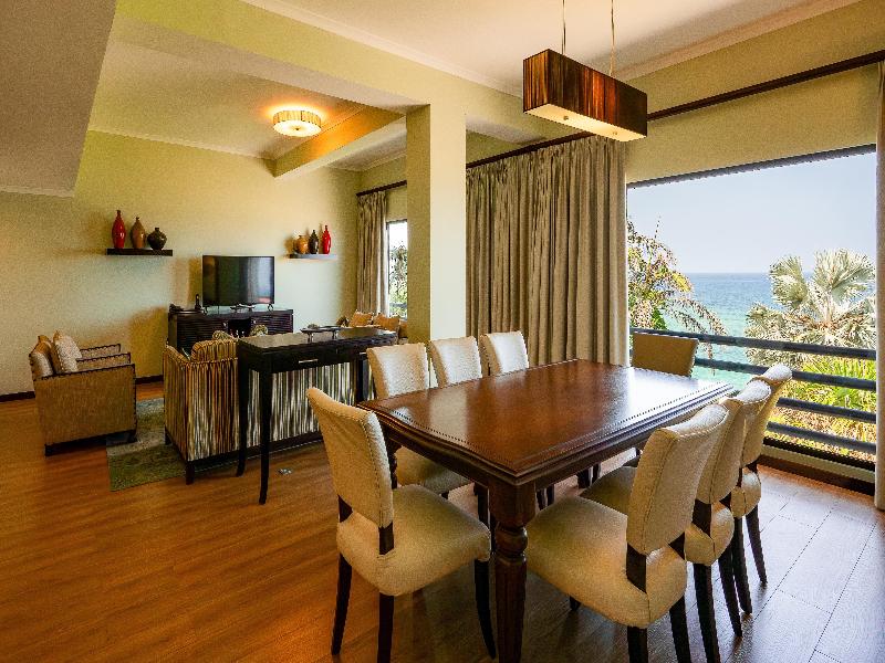 Sea Cliff Hotel image
