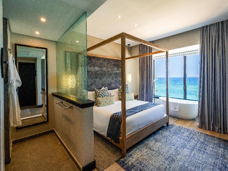 Sea Cliff Hotel image