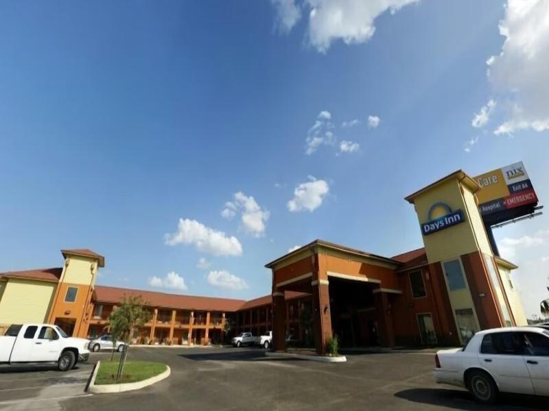 Days Inn by Wyndham Dilley — general view