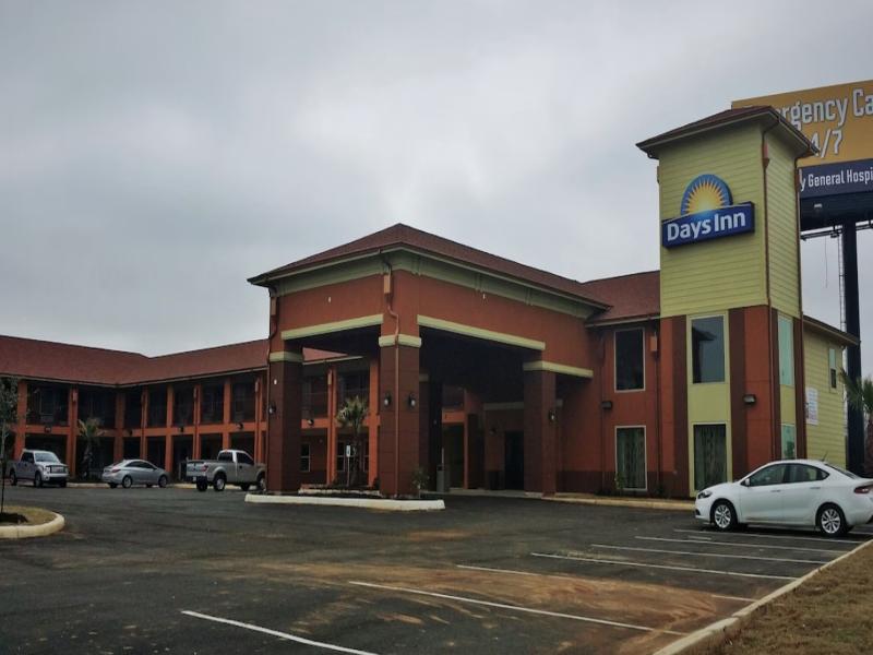 Days Inn by Wyndham Dilley — general view