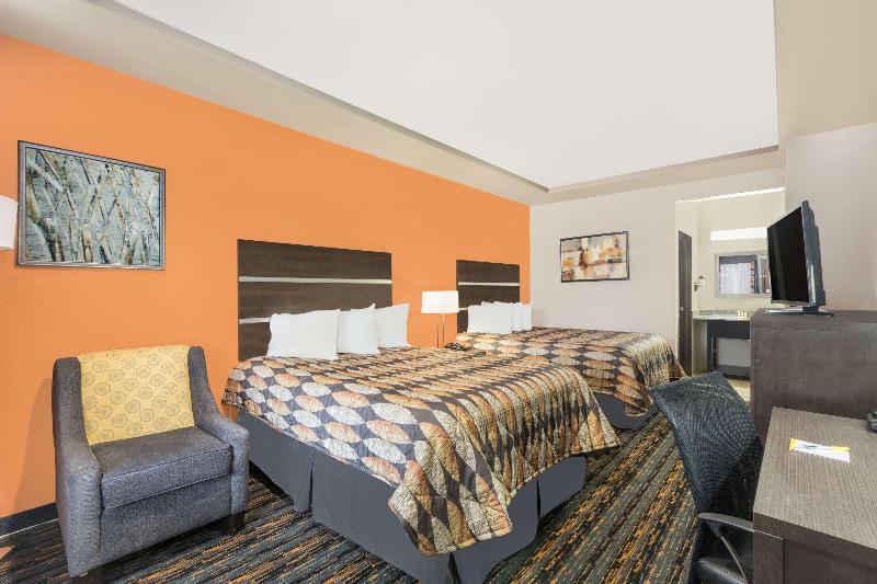 Days Inn by Wyndham Dilley image