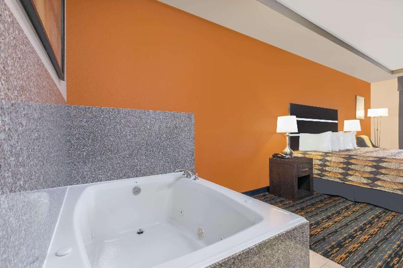Days Inn by Wyndham Dilley image
