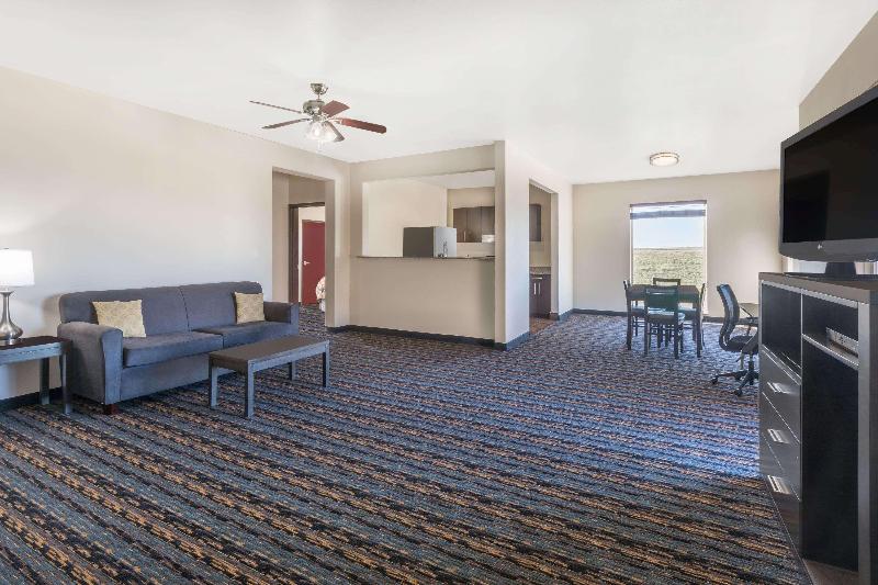 Days Inn by Wyndham Dilley image