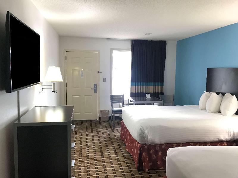 2 Double Beds Suite Smoking