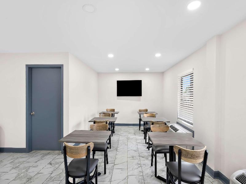 Days Inn by Wyndham Monticello image
