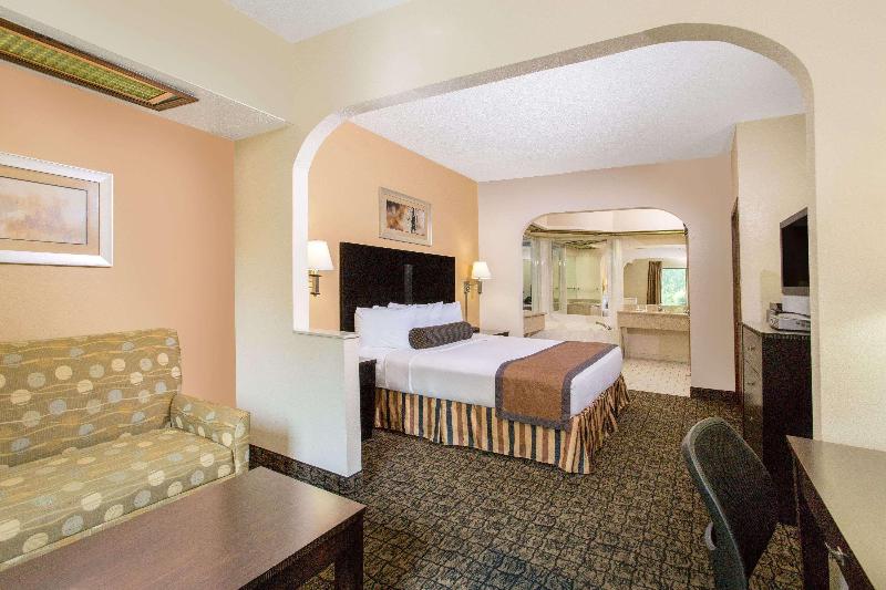 Days Inn by Wyndham Monticello image