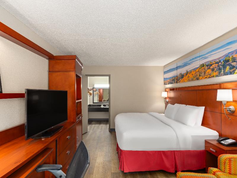 Days Inn By Wyndham Knoxville East image