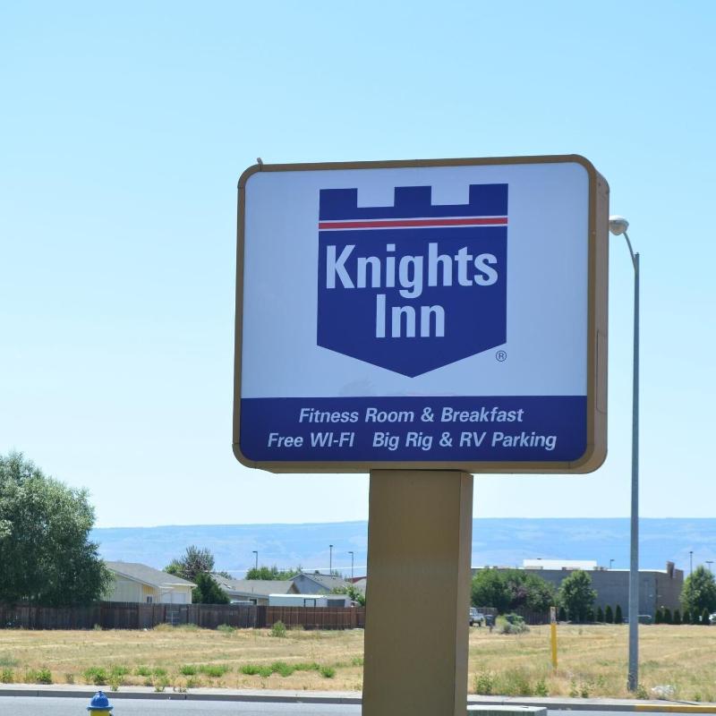 Knights Inn Quincy image