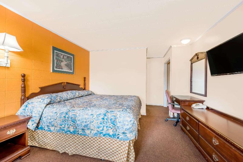 Knights Inn Mifflintown image