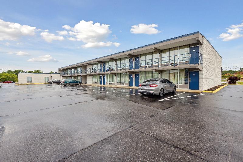 Relax inn by OYO Greeneville Near Hwy US-321 image