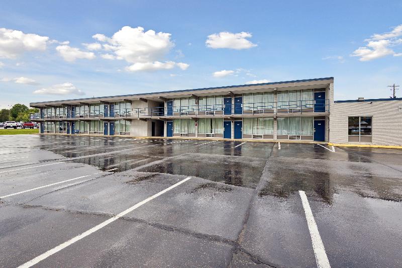 Relax inn by OYO Greeneville Near Hwy US-321 image