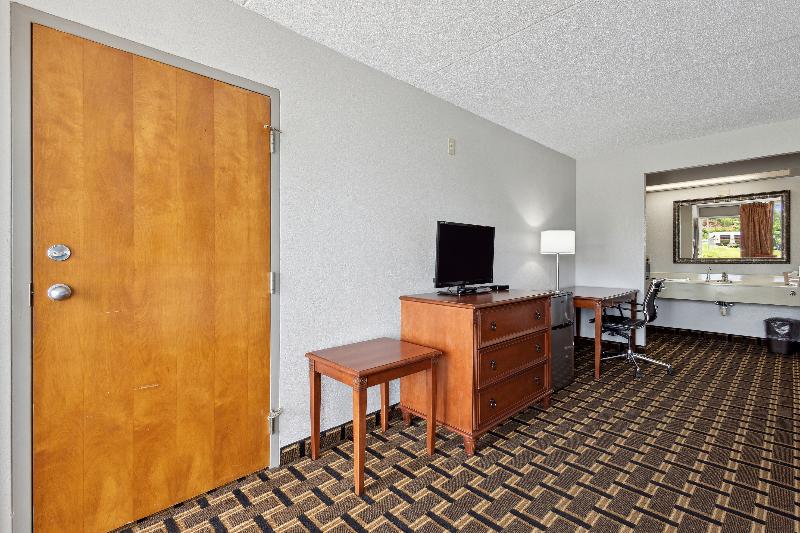Relax inn by OYO Greeneville Near Hwy US-321 image