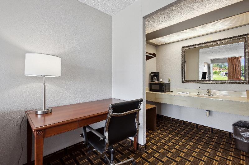 Relax inn by OYO Greeneville Near Hwy US-321 image