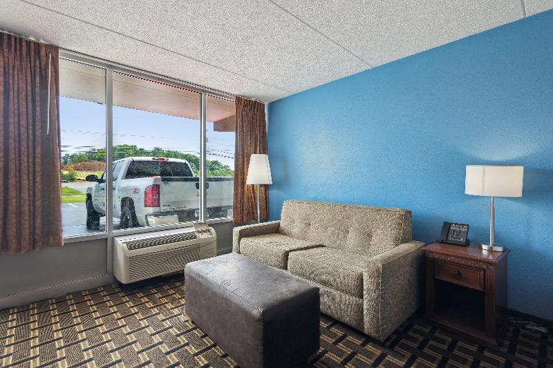 Relax inn by OYO Greeneville Near Hwy US-321 image