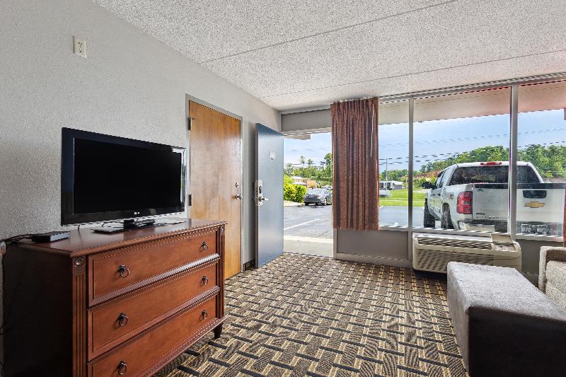 Relax inn by OYO Greeneville Near Hwy US-321 image