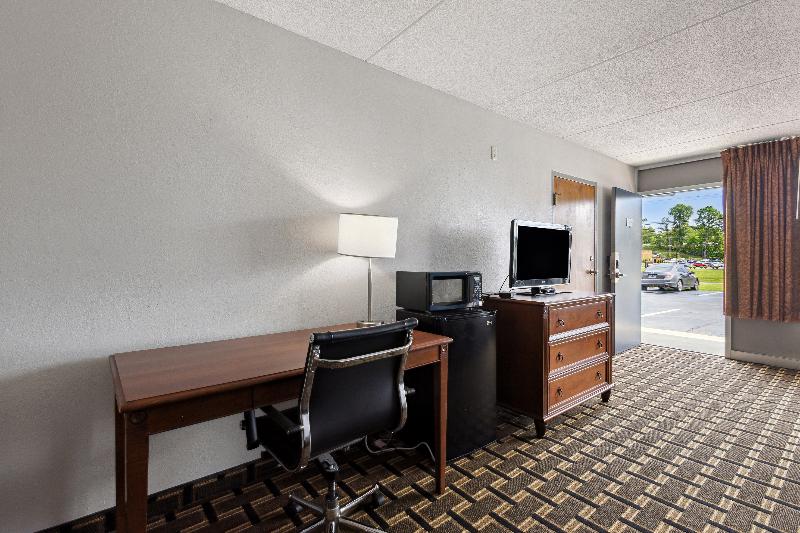 Relax inn by OYO Greeneville Near Hwy US-321 image