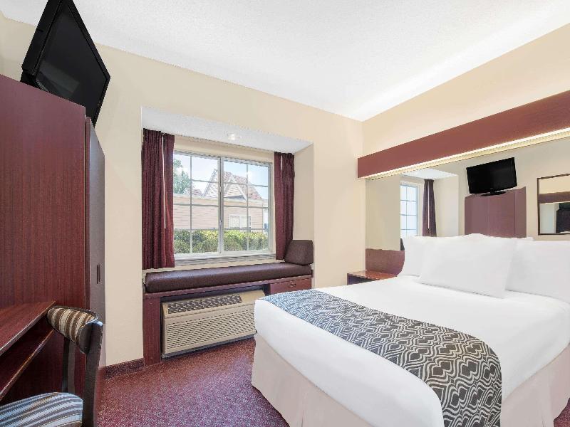 Microtel Inn & Suites By Wyndham Hamburg image