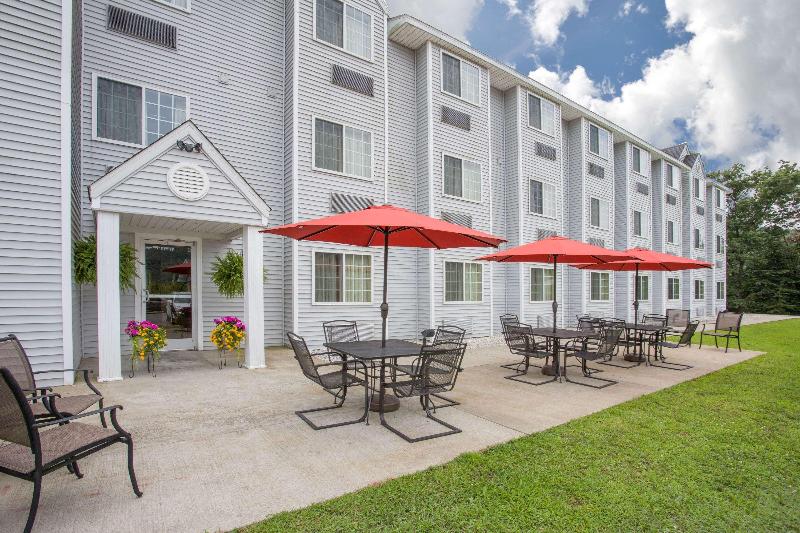 Microtel Inn & Suites By Wyndham Gassaway/Sutton image
