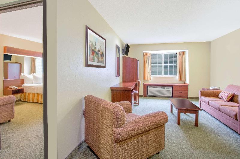 Microtel Inn & Suites By Wyndham Gassaway/Sutton image