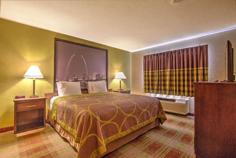 Super 8 by Wyndham Waterloo image