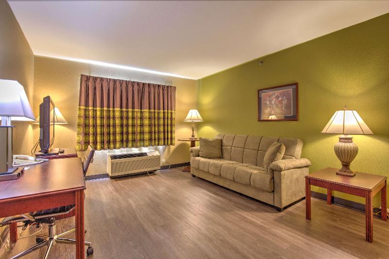 Super 8 by Wyndham Waterloo image