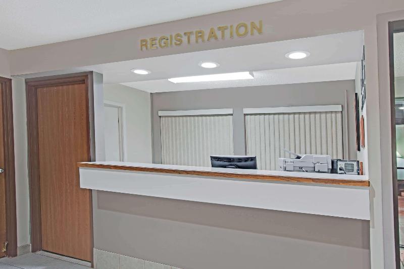 Baymont Inn Suites By Wyndham Richmond image