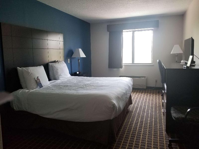 Baymont Inn Suites By Wyndham Richmond image