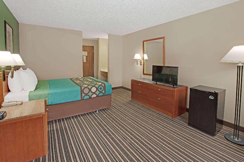 Baymont Inn Suites By Wyndham Richmond image
