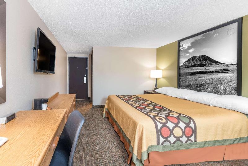 Super 8 by Wyndham Pierre SD image