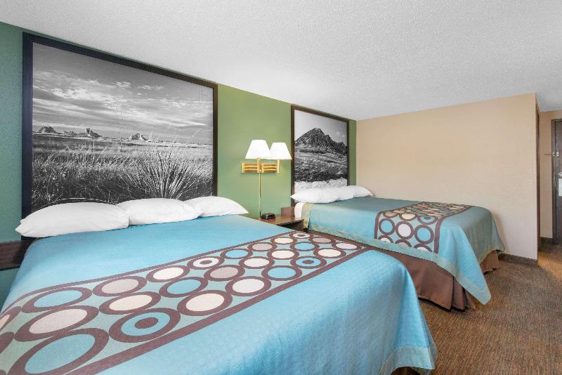 Super 8 by Wyndham Pierre SD image