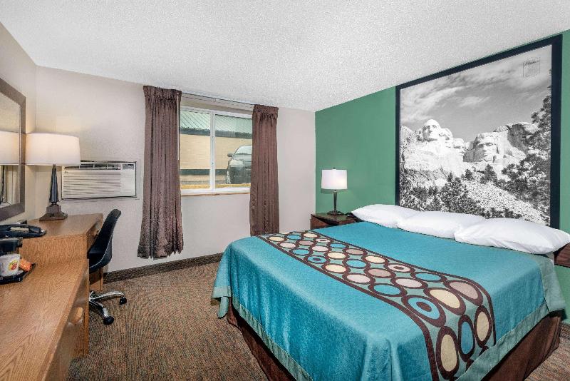 Super 8 by Wyndham Pierre SD image