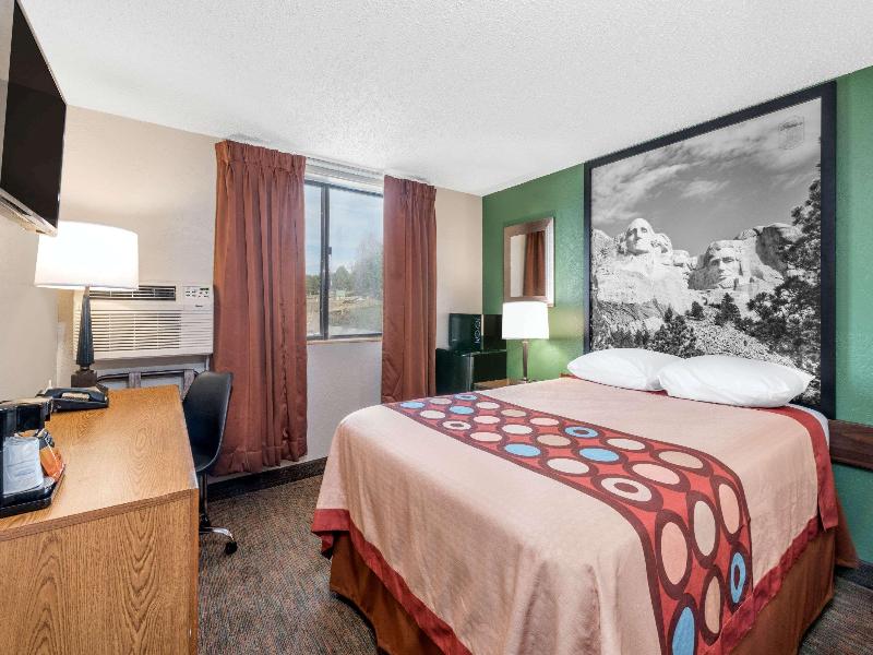 Super 8 by Wyndham Pierre SD image