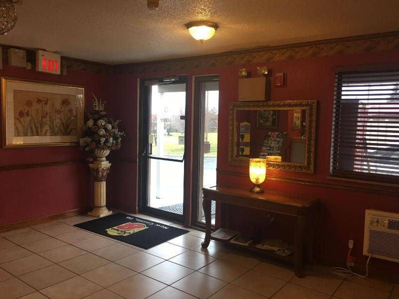 Super 8 by Wyndham New Castle image