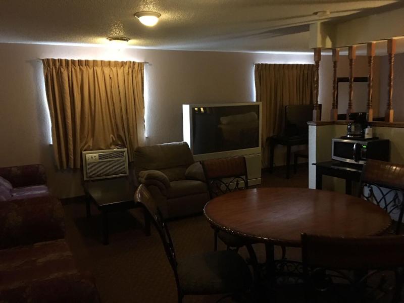 Super 8 by Wyndham New Castle image
