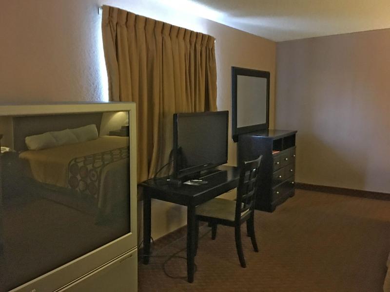 Super 8 by Wyndham New Castle image